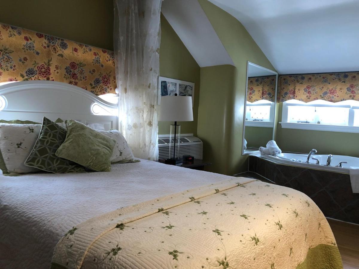 Leaside Manor Bed & Breakfast St. John's Exterior photo