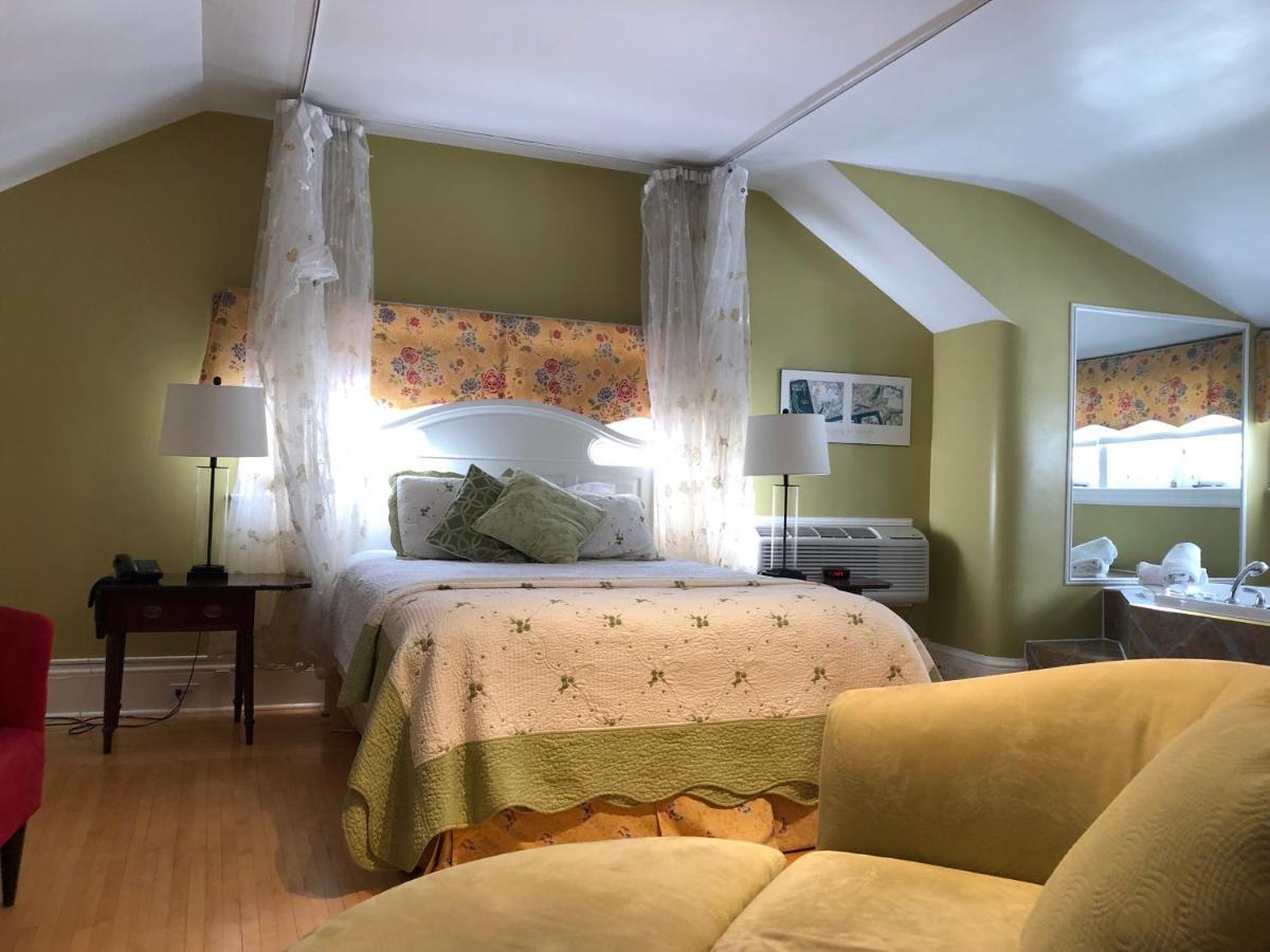Leaside Manor Bed & Breakfast St. John's Exterior photo