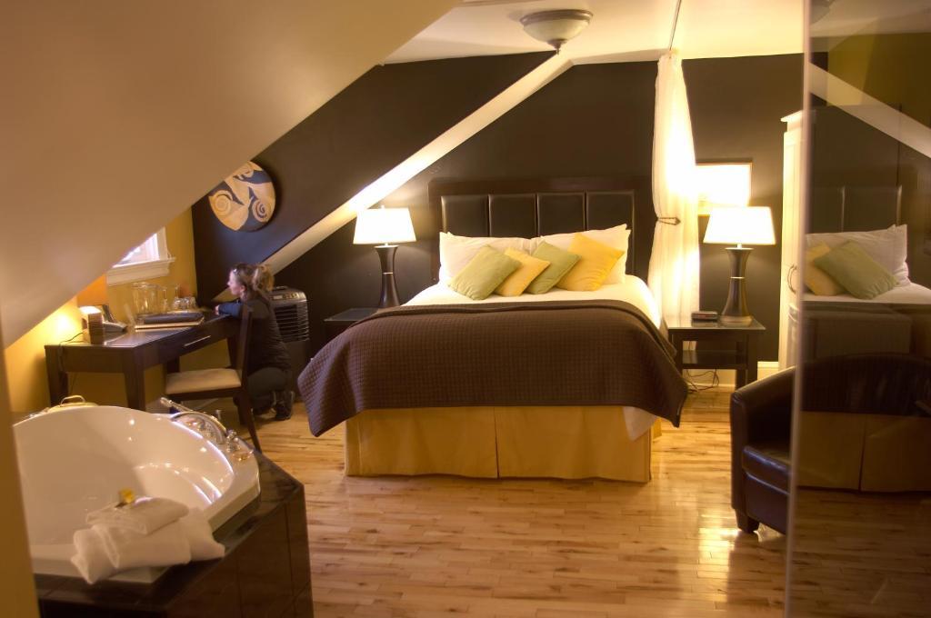 Leaside Manor Bed & Breakfast St. John's Room photo