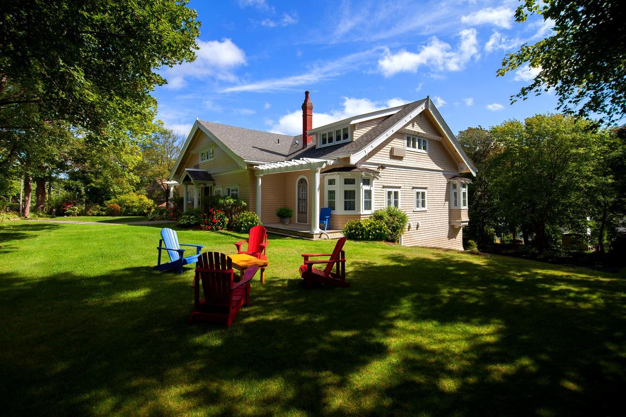 Leaside Manor Bed & Breakfast St. John's Exterior photo